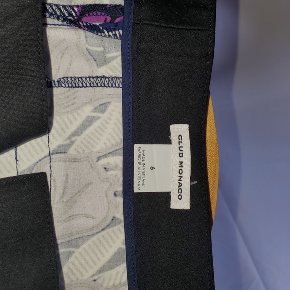 Unique Lilly Patterned Shorts - Picture 3 of 3